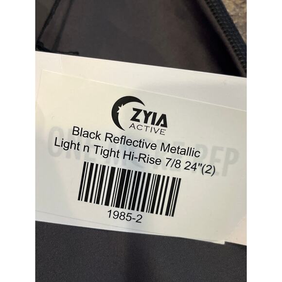 Zyia NEW Black Reflective Metallic Light n Tight 7/8 Leggings Size 2 - Picture 4 of 8